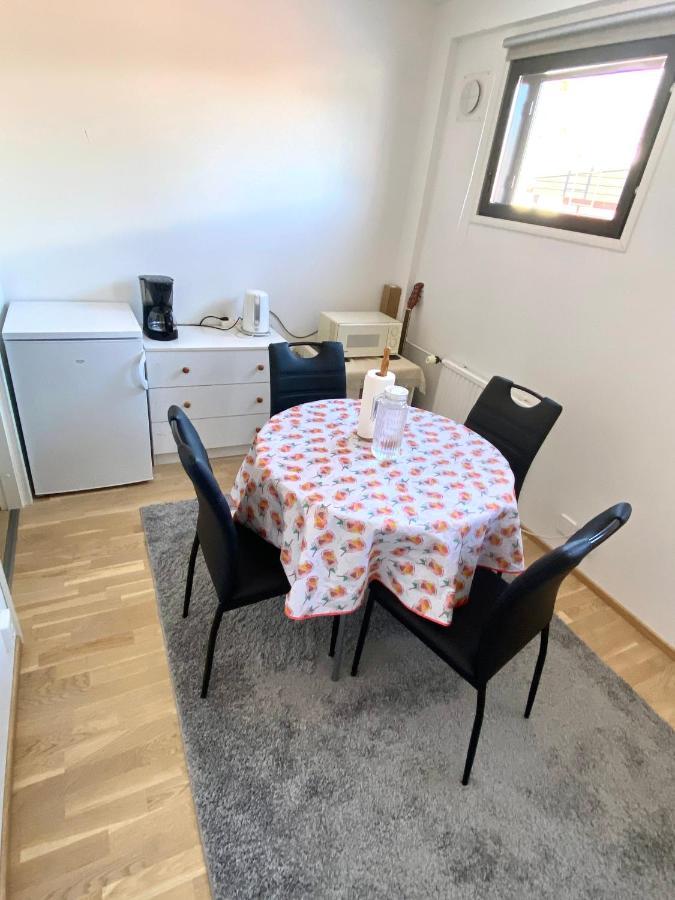 Two Bedrooms,Dining Area And Bathroom With Private Entrance Kotka Exteriér fotografie