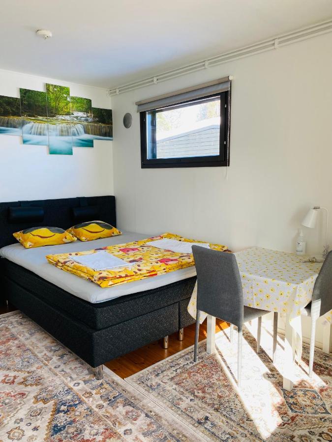 Two Bedrooms,Dining Area And Bathroom With Private Entrance Kotka Exteriér fotografie